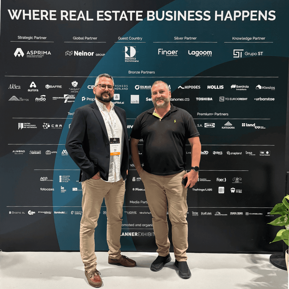 Jaume Pujals y Sergio Barea, equipo de balize, durante su asistencia a SIMA 2026 en Madrid