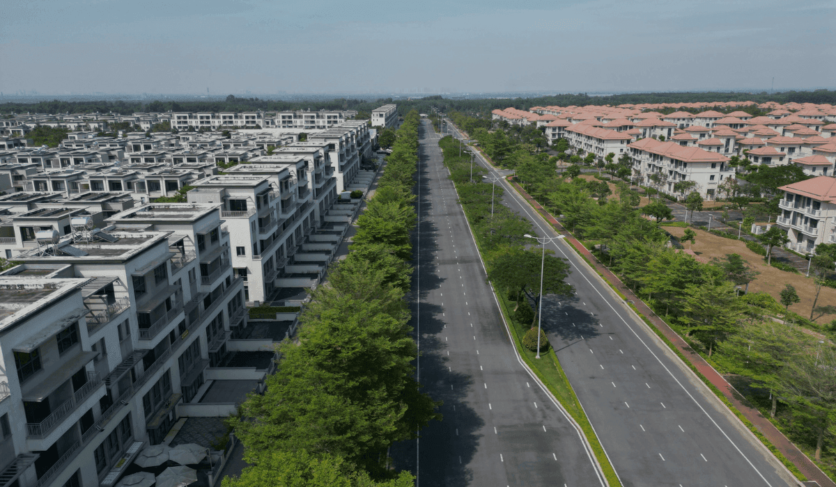 High-net-worth investors or HNWI reviewing real estate investment opportunities